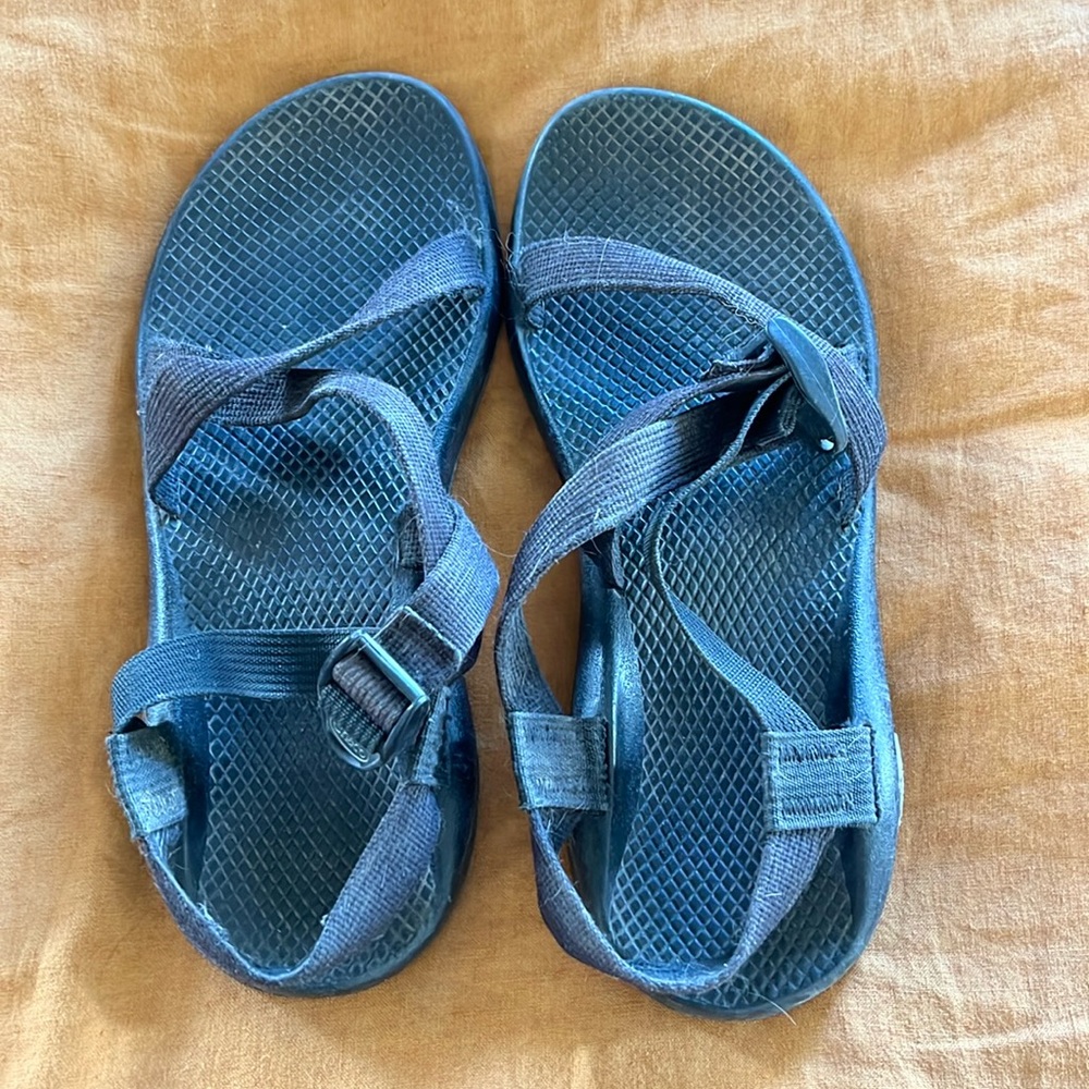 Women’s Black Chacos Sz 9